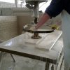 Műkő fedlap  5-7 cm vastag, vízorral 20 cm széles, szürke
